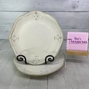 Better Homes Gardens COUNTRY CREST CREAM Fleur De Lys Dinner Plates Set